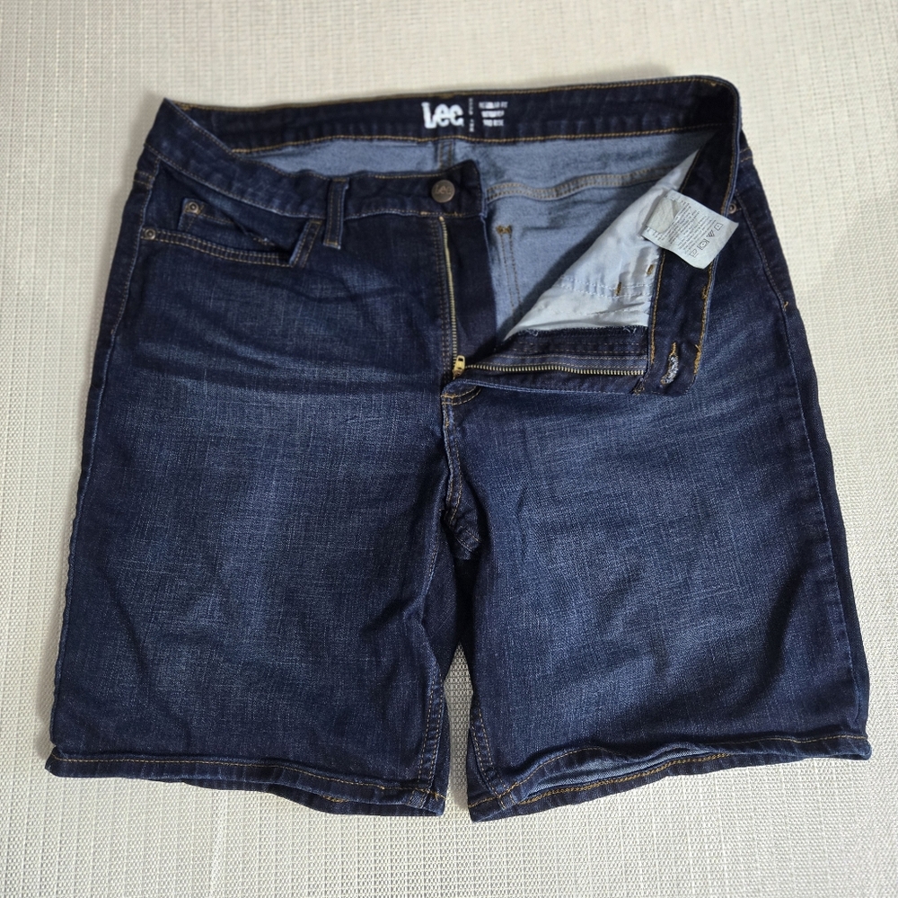 Lee Bermuda Shorts Women's Regular Fit  16 Medium  Blue Denim Jean Mid Rise